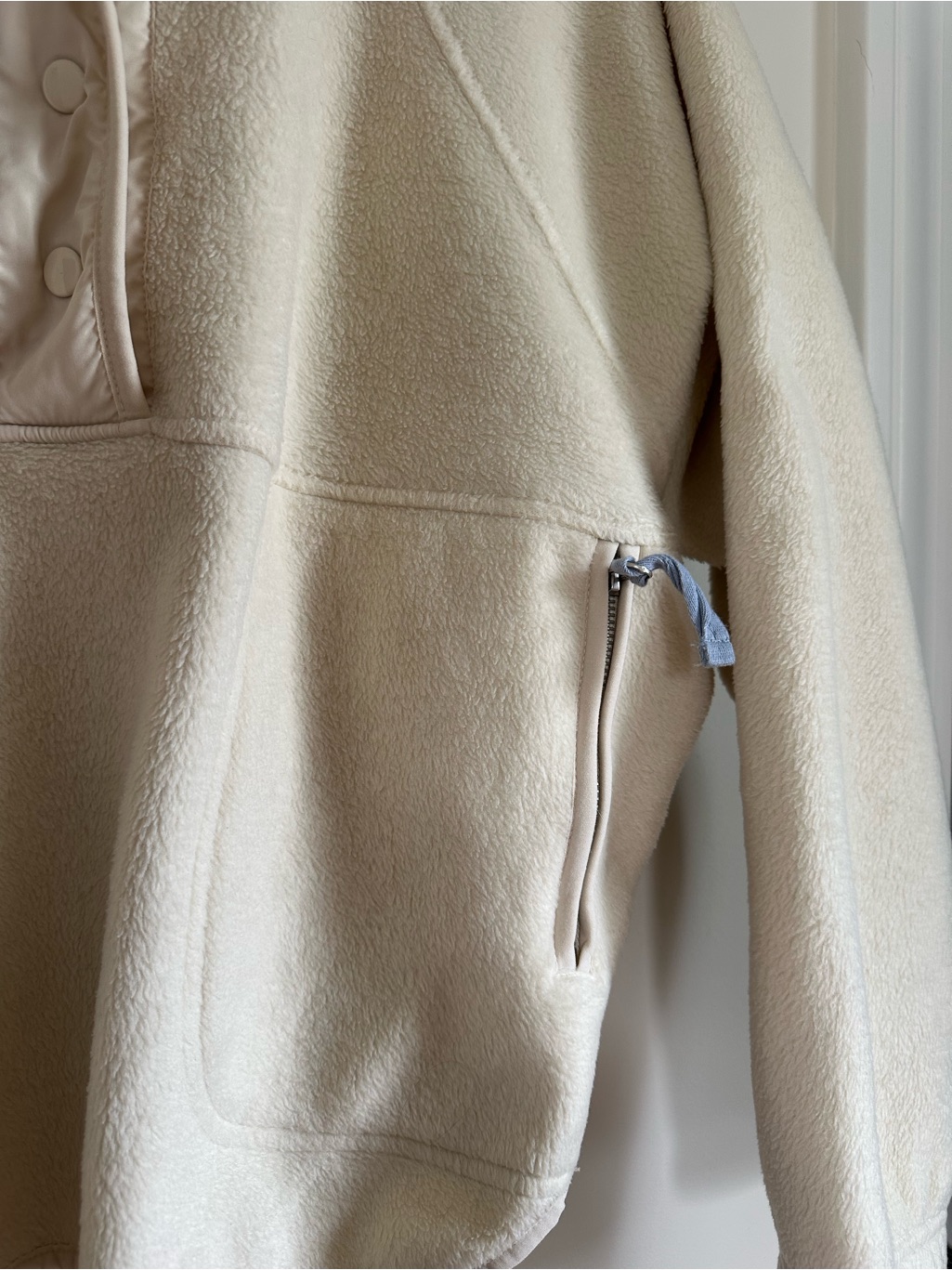 Thread & Supply Womens Solid Polar Fleece Jacket, Cream, Size Medium — image 8 of 8
